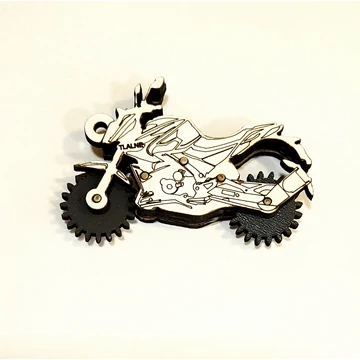 Kulcstartóalap, forgatható kerekű motor. Mérete: 5,5x5x0,9 cm