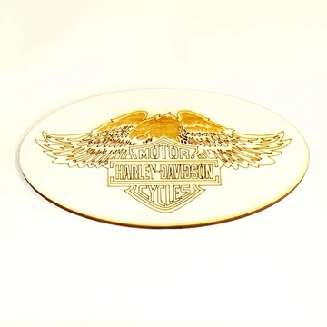Harley Davidson felirat sassal, ovális lapon. Mérete: 10,5x5,5 cm