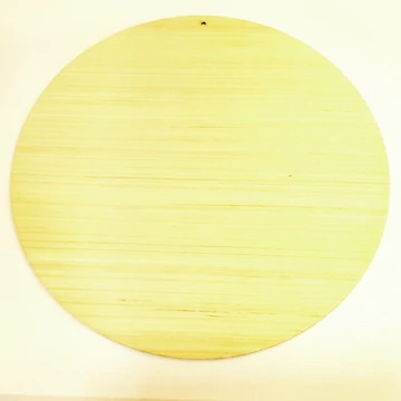 Kerek falap (eukaliptusz), egy lyukkal, átmérője 30 cm