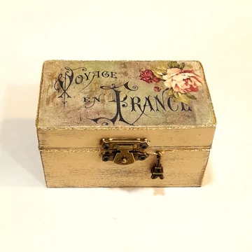 Vintage fadobozka. Mérete: 9x5,5x5 cm