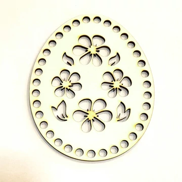Tojás alakú natúr dekortábla virág-mintával. Mérete: 10,3x13 cm, lyuk mérete: 6 mm