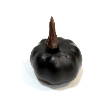 Fekete műanyag tök, mérete: 3,5x4,5 cm