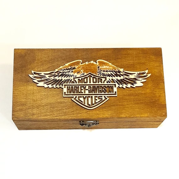 Harley Davidson feliratos, lazúrozott doboz. Mérete: 20x10x5 cm