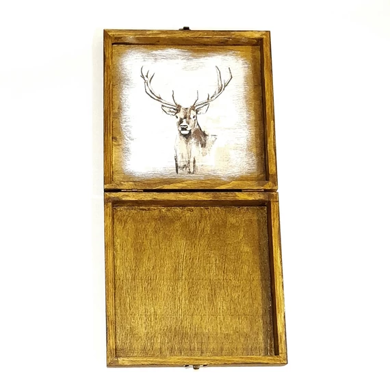 Fadoboz szarvassal - az erdő királya. Mérete: 14,5x145x3 cm
