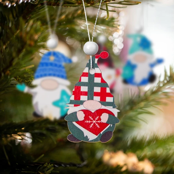 Karácsonyfadisz - akasztható, fa manók, 4 db/szett. Mérete: 4x7 cm