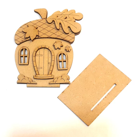 Makk ház, MDF. Mérete: 12,5x15 cm