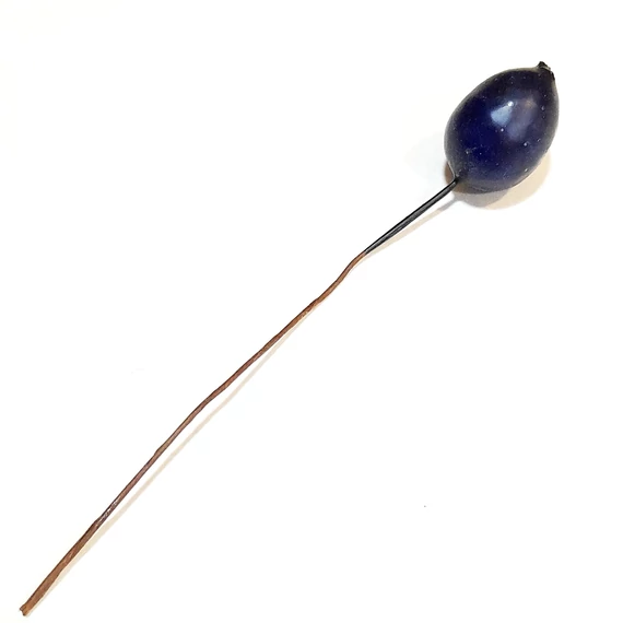 Mű aronia bogyó, drótos. Bogyó mérete: 1,5x2 cm, hossza: 11 cm