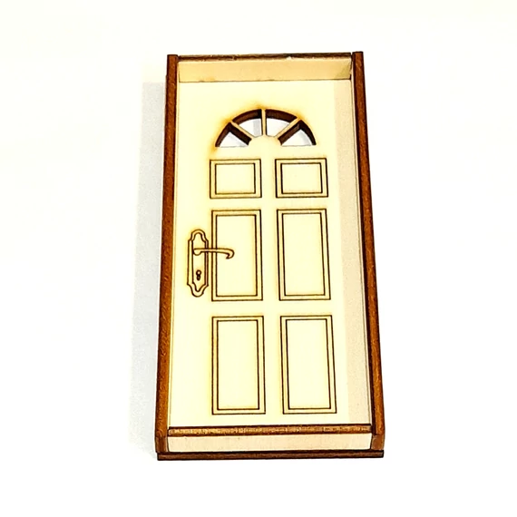 London' mini fa ajtó kerettel. Mérete: 5x11,5 cm