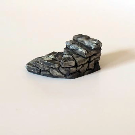 Mini lépcsősor, kanyar. Mérete: 25x30x15 mm